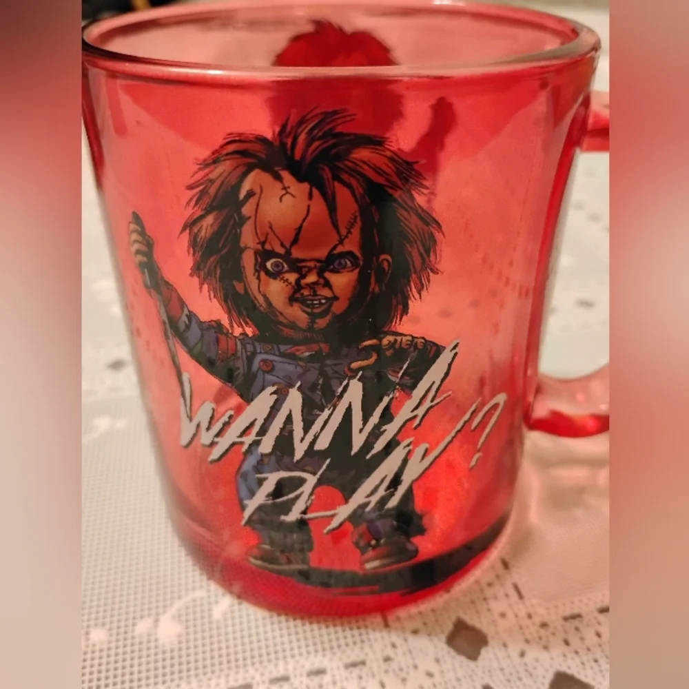 🆕 Chucky Wanna Play Glass Coffee Mug - 17.5 oz., New - Picture 4 of 7